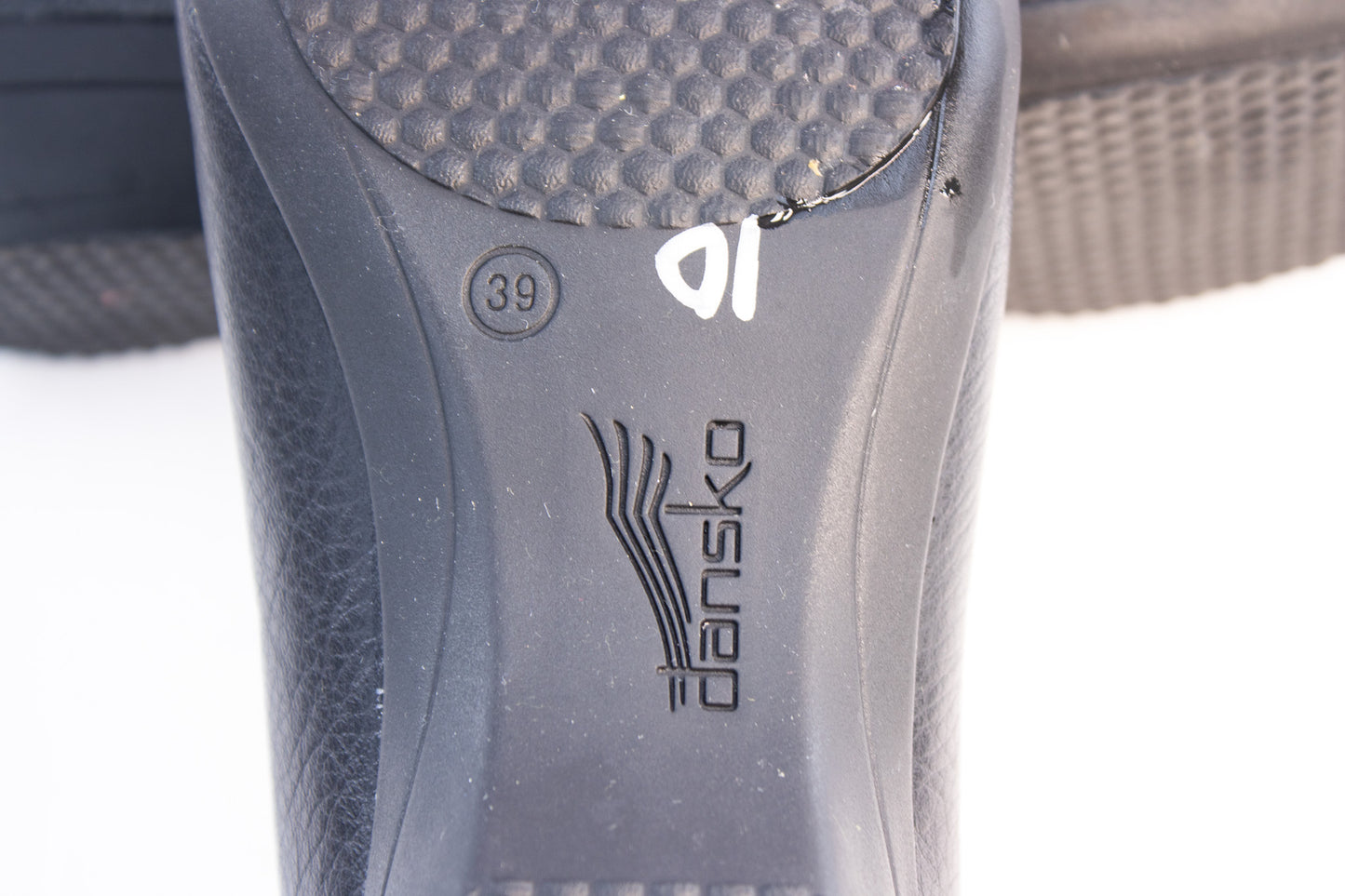 Dansko Black Leather Professional Comfort Slip-On Shoes – Women’s 8.5 (EU 39)