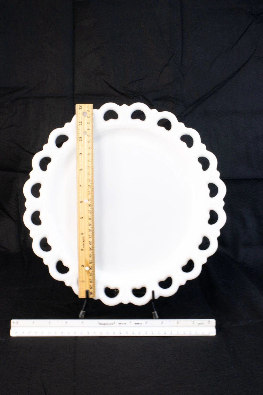 ✨ VINTAGE MILK GLASS HEART LACE SERVING PLATE — PRISTINE CONDITION, c.1950s ✨