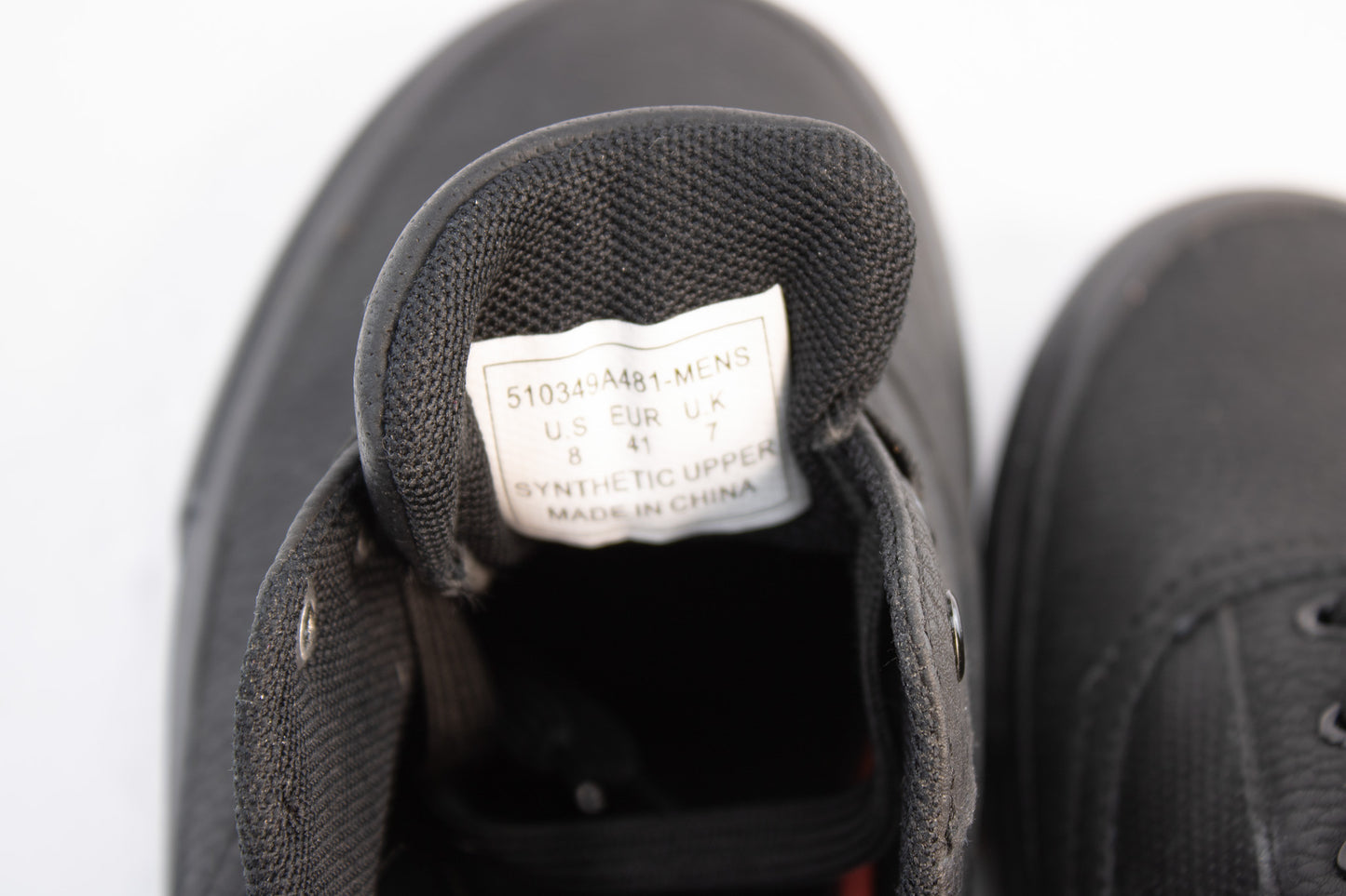 Levi’s Black Low-Top Sneakers | Men’s Size 8 | Classic Casual Skate Shoes