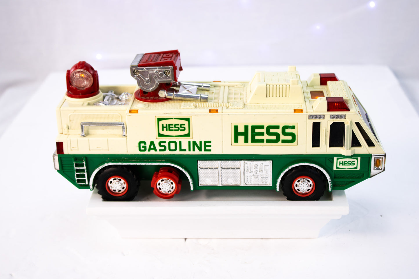 Classic 1996 Hess Fire Truck Toy – Lights and Sounds, Green & Cream
