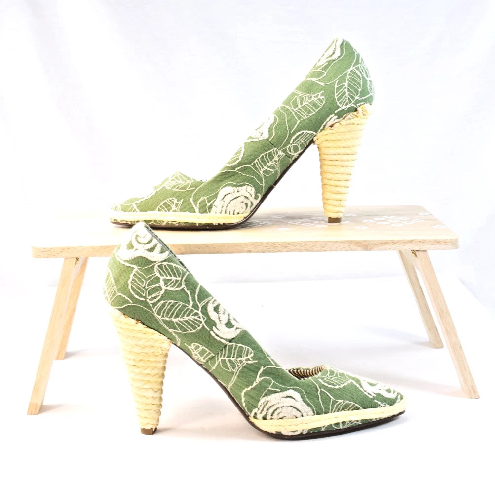 💚 Naughty Monkey Green Floral Embroidered Heels – Size 7.5 – Retro Resort Chic