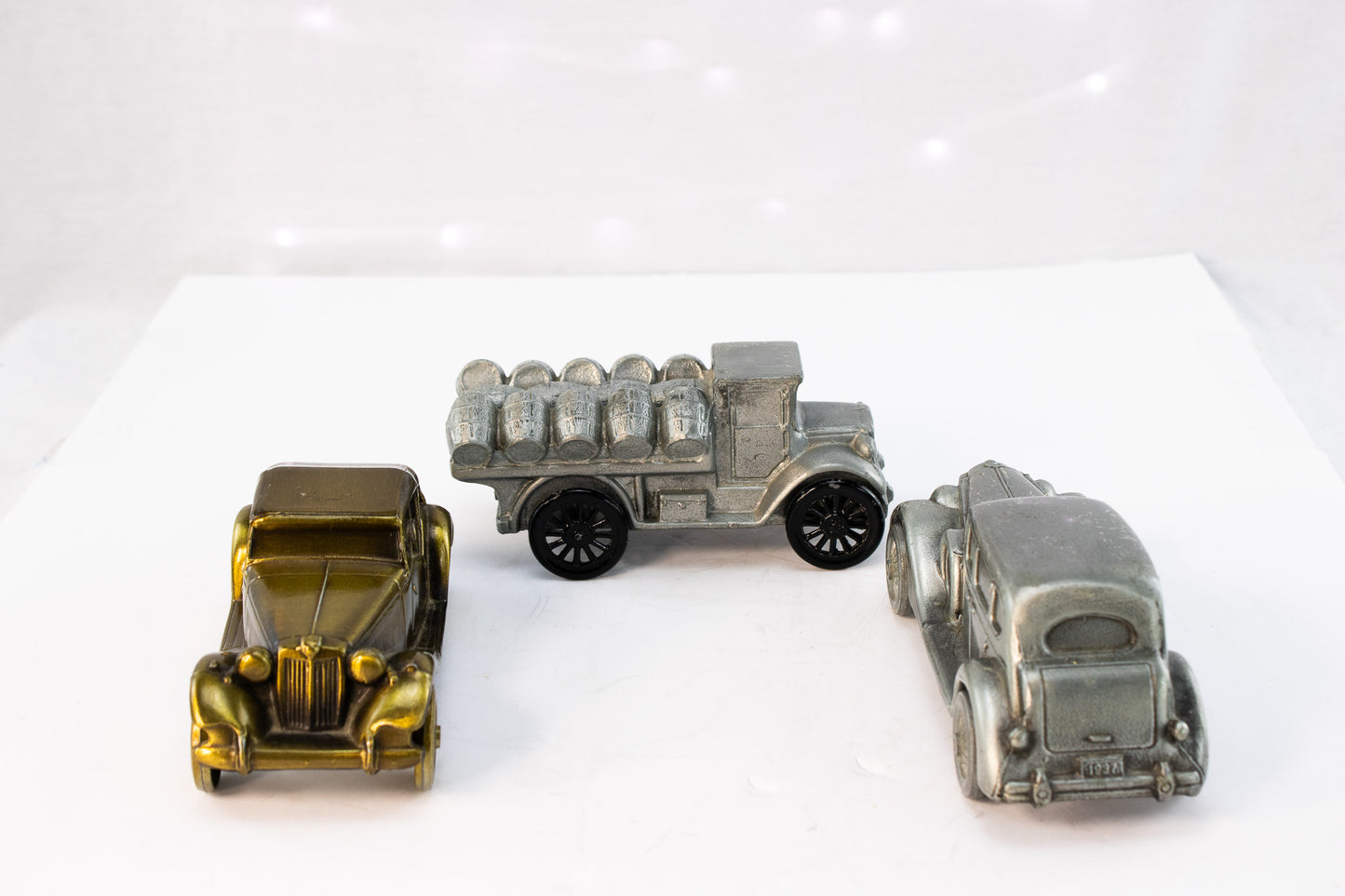 Vintage Style Cast Metal Coin Bank Car Set – Packard V12 Sedan & Trucks (Set of 3)