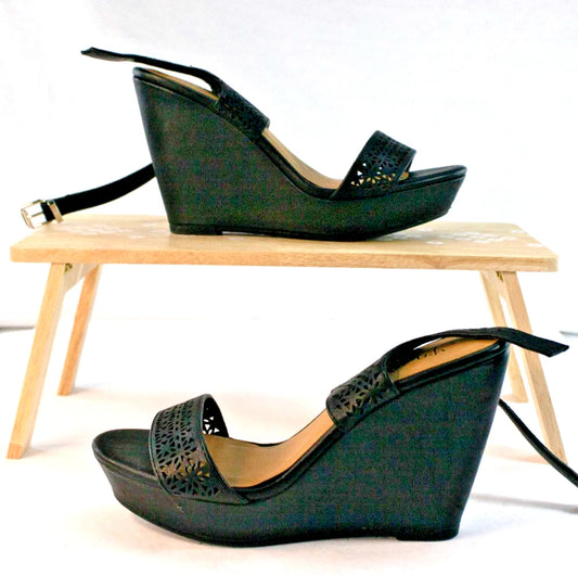 ✨ Y-Not? Black Wedge Sandals – Women’s Size 8 – Strappy Cutout Style ✨