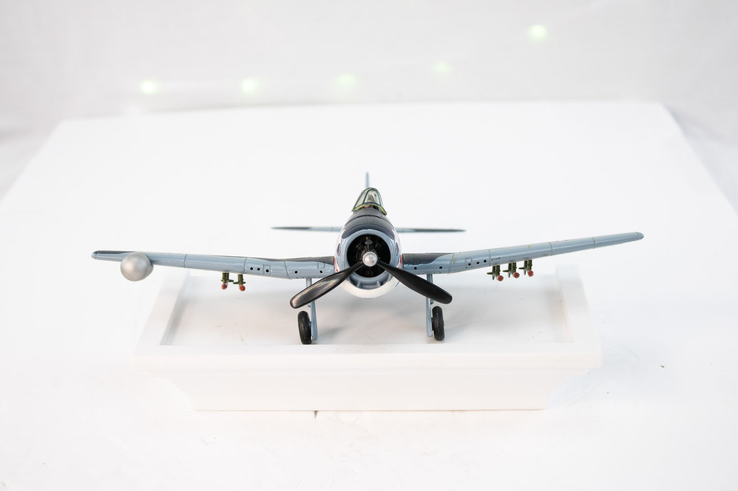 ERTL F6F-5N Hellcat Night Fighter WWII U.S. Navy Aircraft Display Model