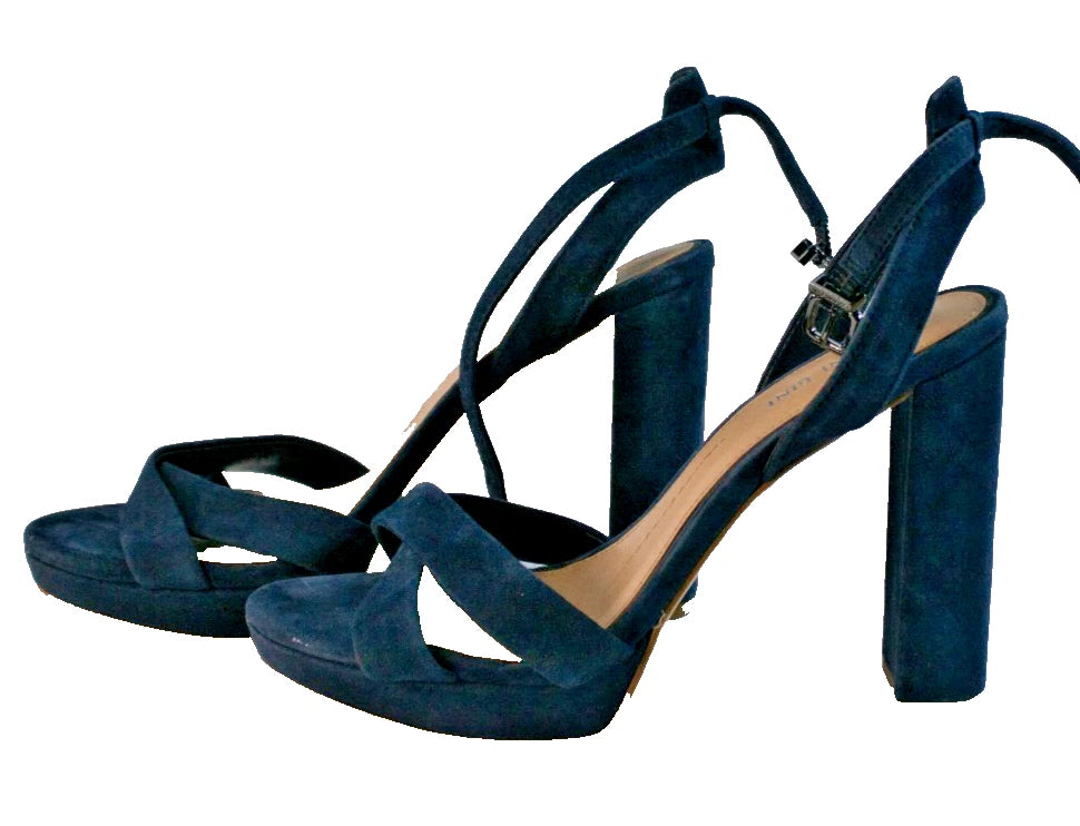 💙 Step Up in Navy – Gianni Bini Block Heel Sandals - 8M💙