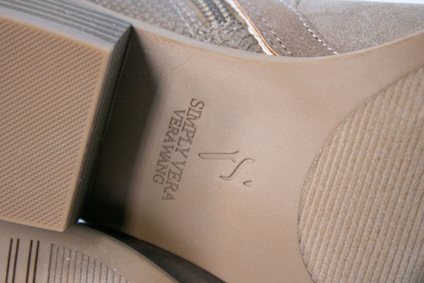 Simply Vera Vera Wang “Skylark” Sand Ankle Booties – Women’s 6.5