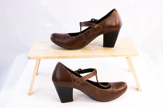 b.ø.c. Brown Leather Mary Jane Heels | Women’s Size 6.5 | Classic Comfort Style