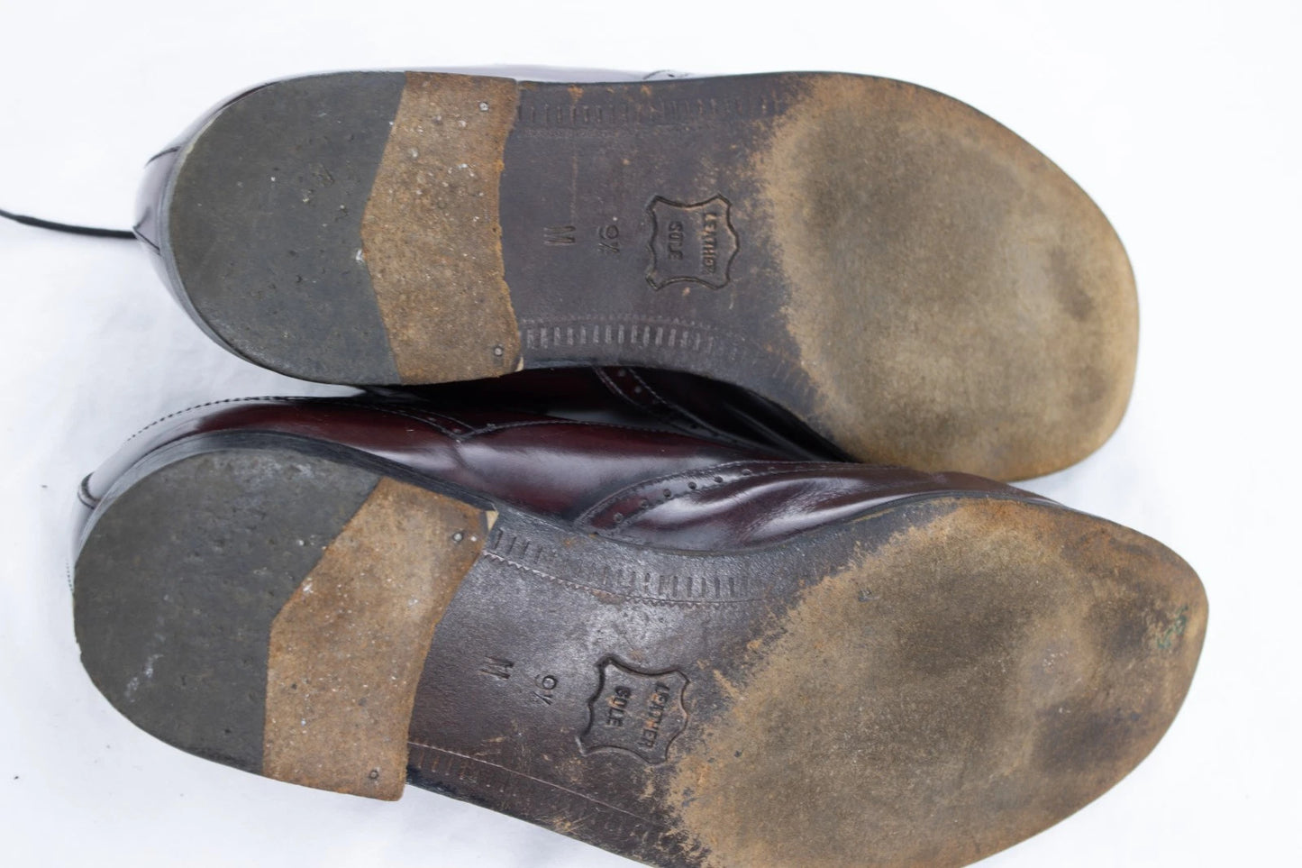 🌾 Vintage Thom McAn Burgundy Leather Oxford Wingtips | Men’s 9.5M | Rustic Form