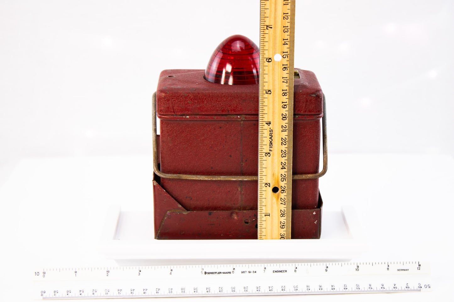 Vintage Red Industrial Warning Light – Metal Signal Beacon with Glass Lens Description
