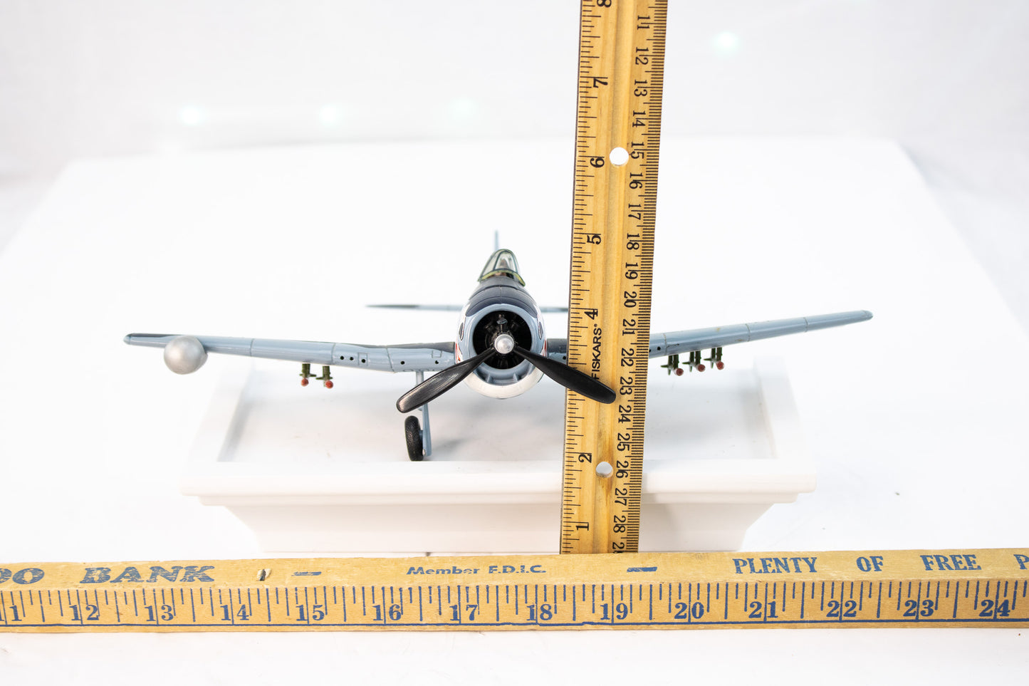 ERTL F6F-5N Hellcat Night Fighter WWII U.S. Navy Aircraft Display Model