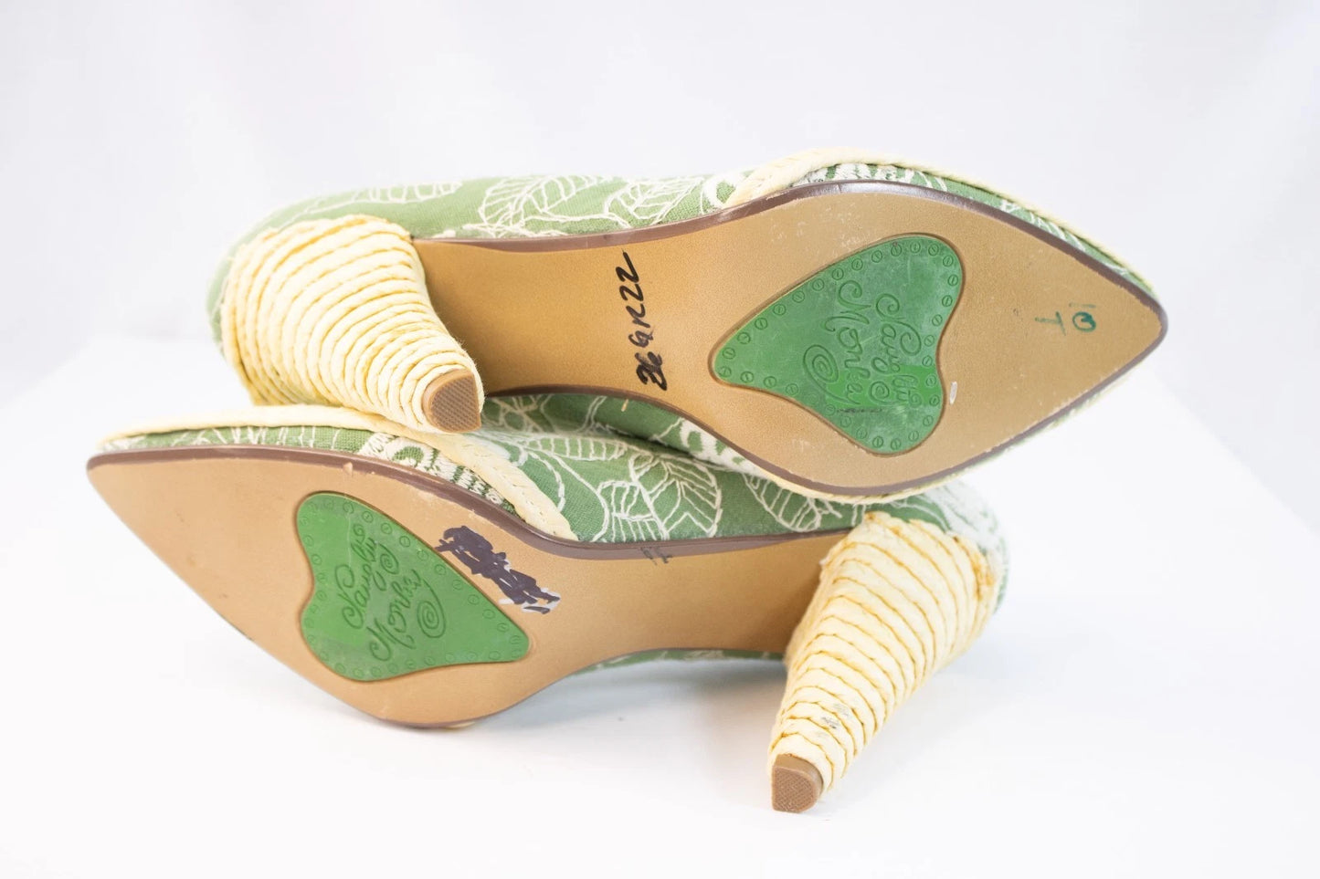 💚 Naughty Monkey Green Floral Embroidered Heels – Size 7.5 – Retro Resort Chic