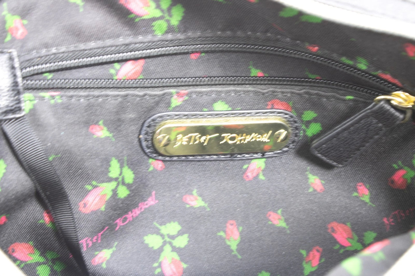 Betsey Johnson Black Quilted Satchel Heart Purse Bow Bag Floral Lining 💕