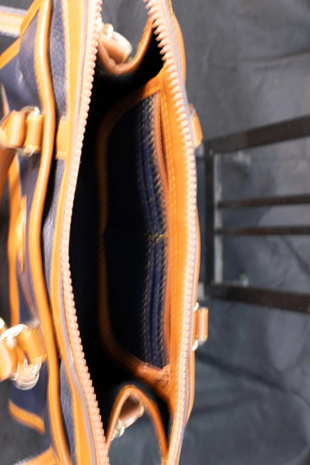 🦆 Vintage Dooney & Bourke All Weather Leather Satchel – Navy & British Tan