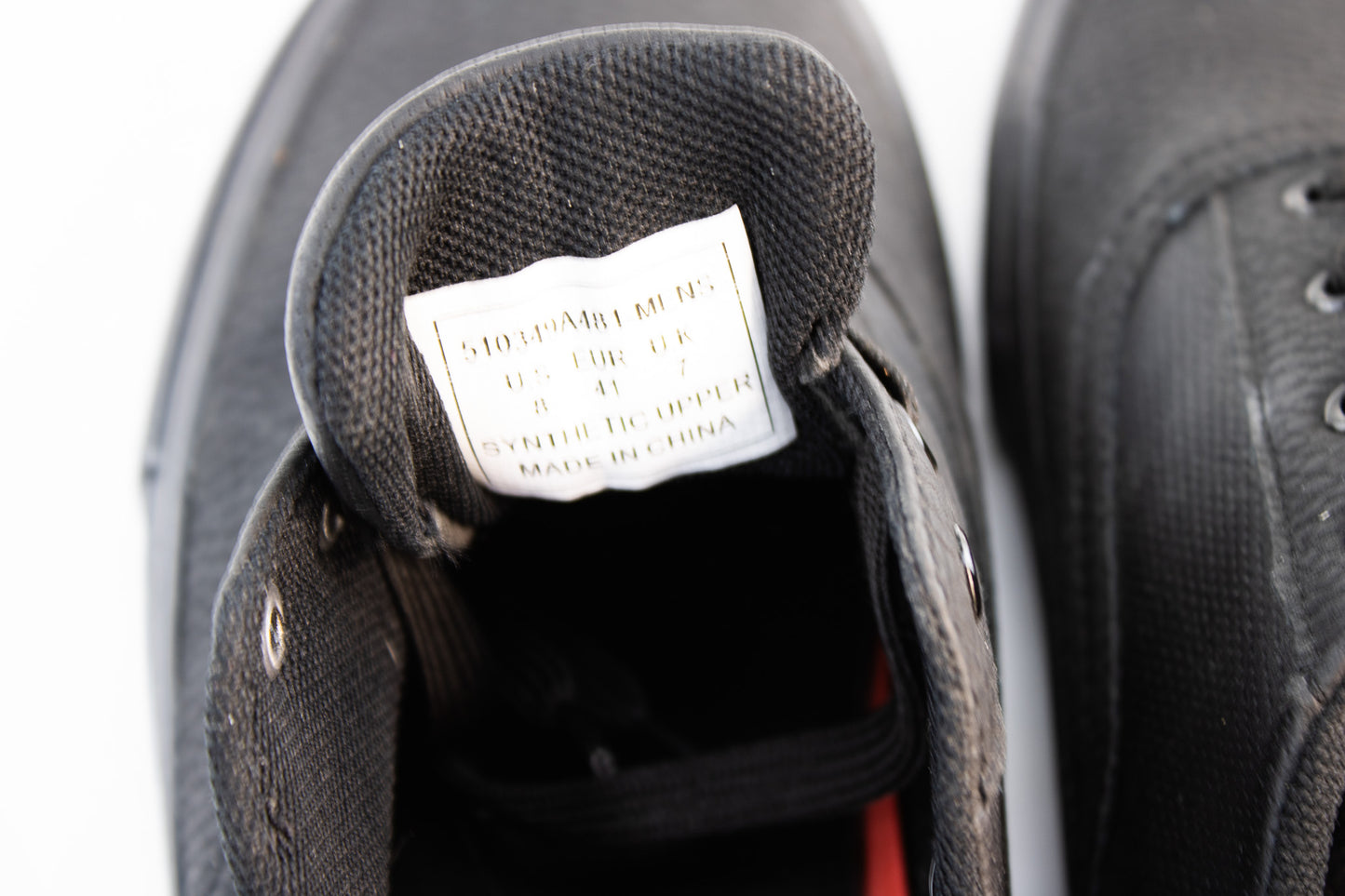 Levi’s Black Low-Top Sneakers | Men’s Size 8 | Classic Casual Skate Shoes