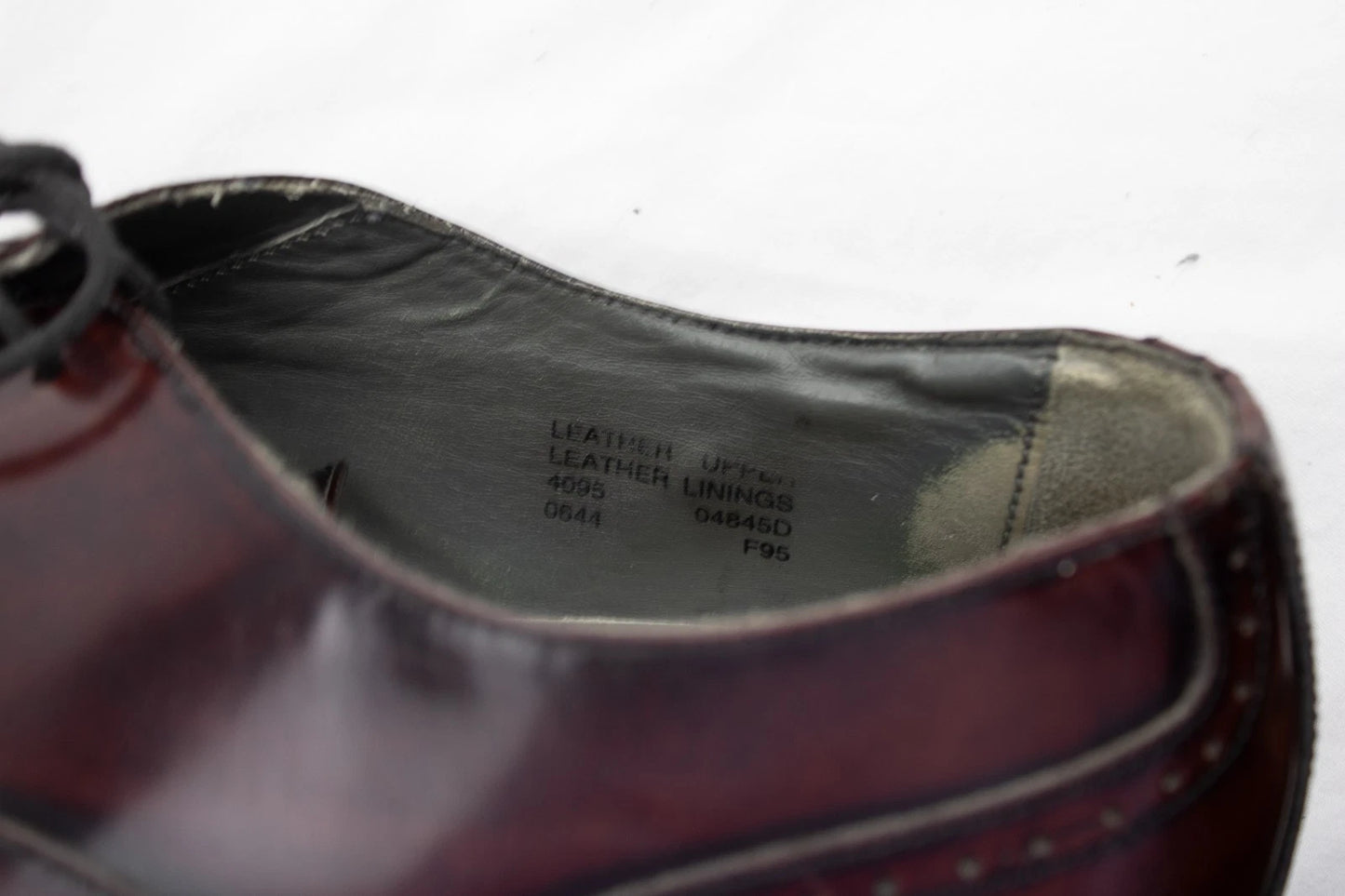 🌾 Vintage Thom McAn Burgundy Leather Oxford Wingtips | Men’s 9.5M | Rustic Form