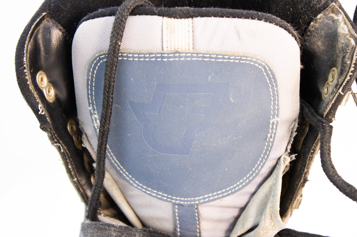 Vintage Flexible Valencia Snowboard Boots | Blue Retro Snow Gear | US 8 EU 40