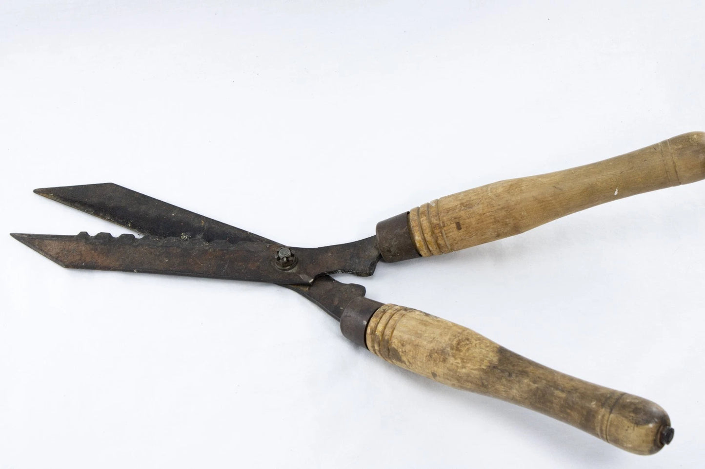 Antique Garden Shears Hedge Clippers – Wood Handle – Rustic Primitive Tool