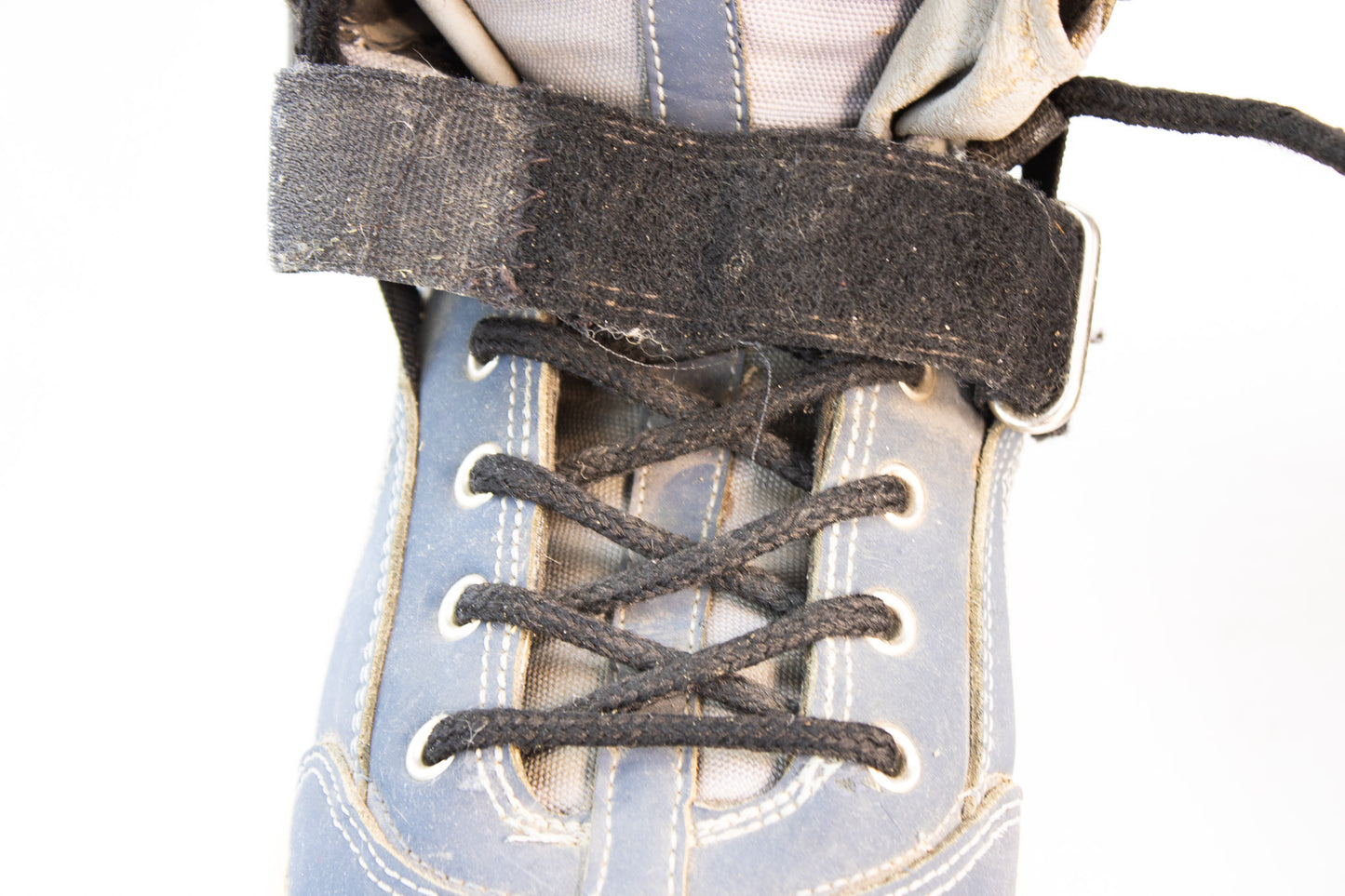 Vintage Flexible Valencia Snowboard Boots | Blue Retro Snow Gear | US 8 EU 40
