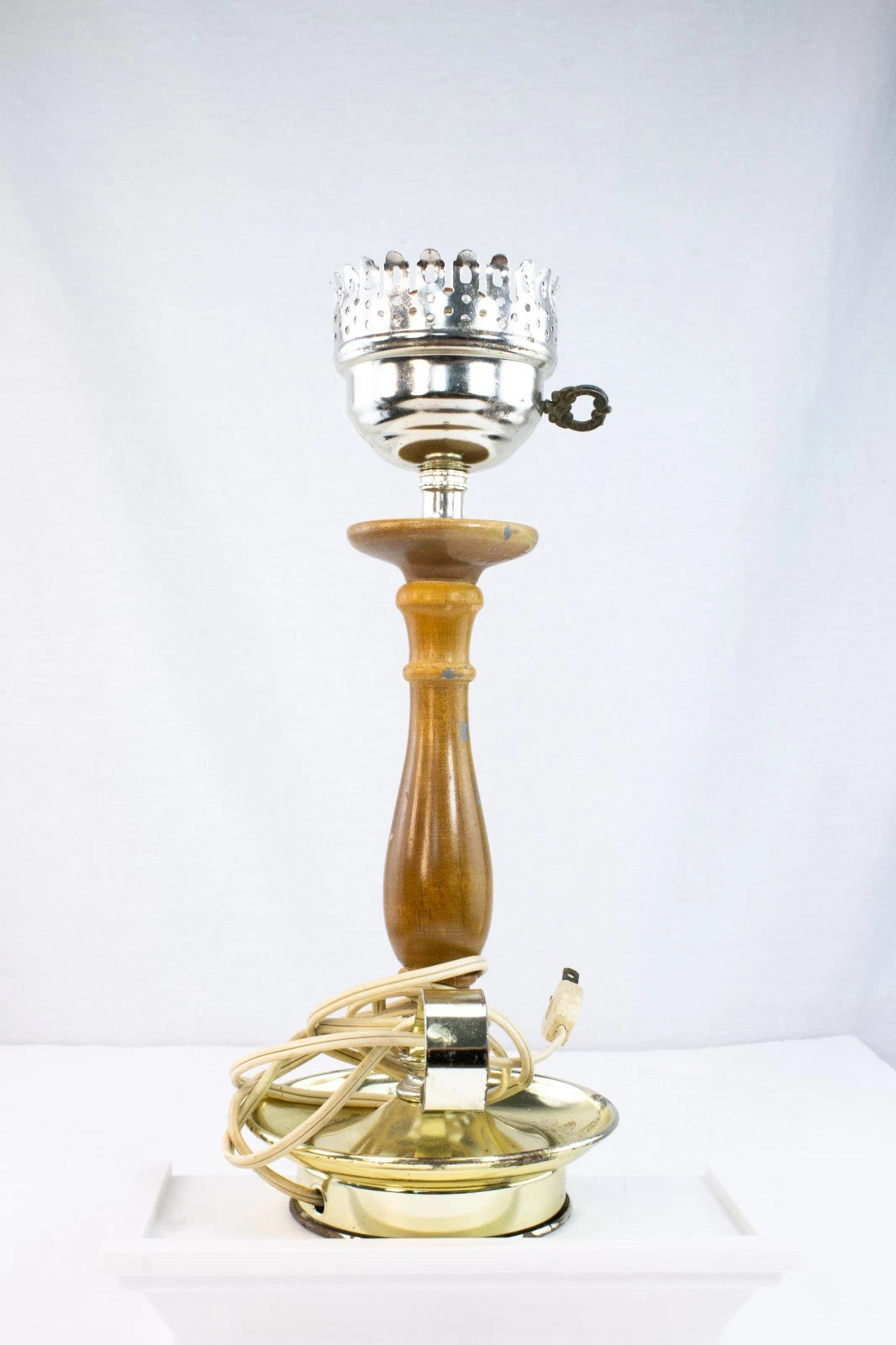 Vintage Mid-Century Electric Table Lamp Base – Brass & Wood Oil-Style Design