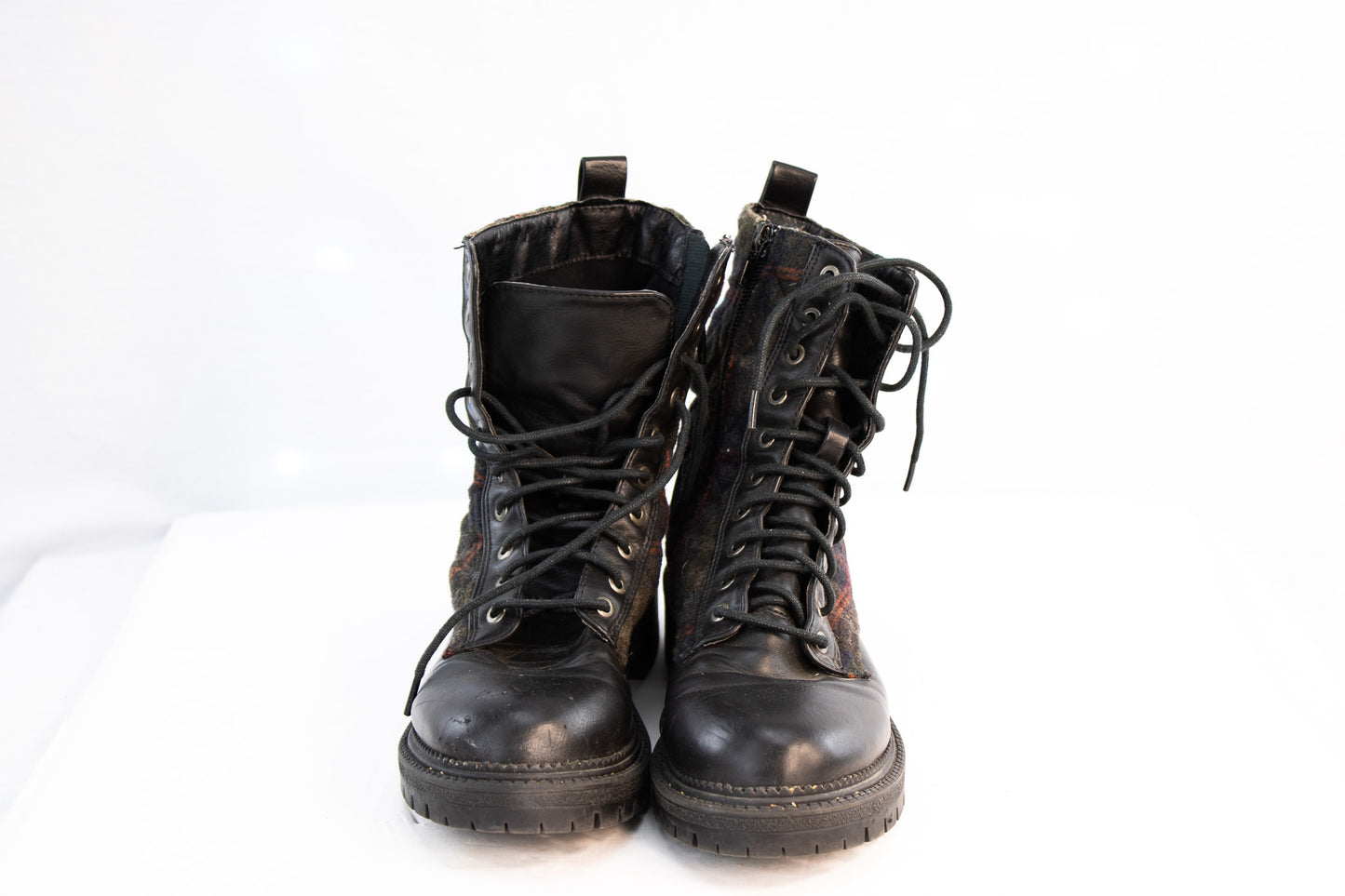 Rock and Candy Plaid Combat Boots – Women’s Size 7 – Lace Up Boots