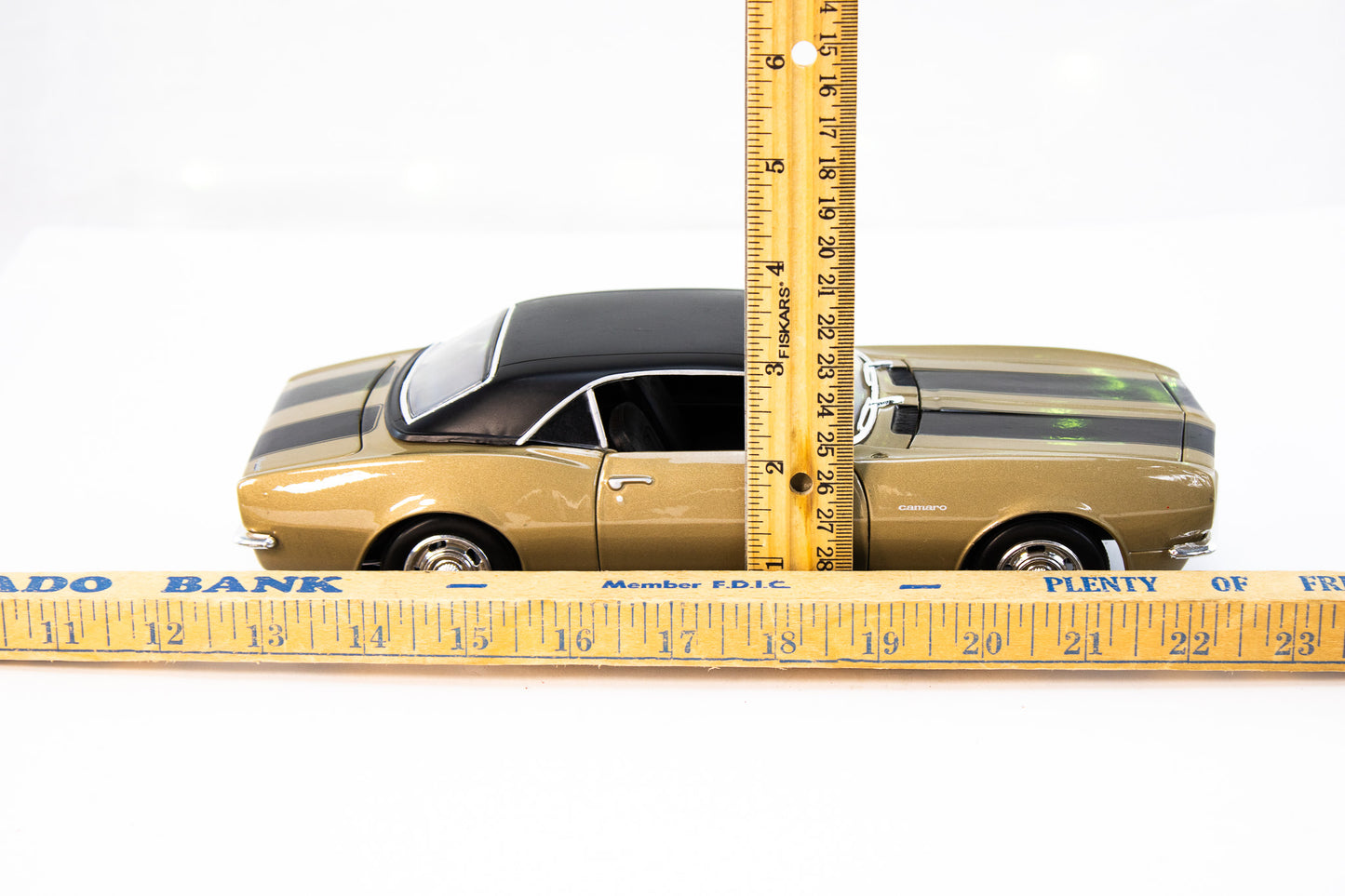 Vintage-Style 1967 Camaro Z/28 Diecast Car – 1:18 Scale by Maisto