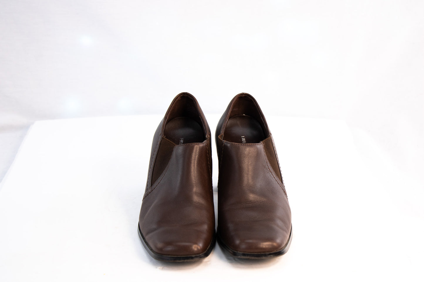 Hillard and Hanson Brown Leather Heeled Loafers Women’s Size 7