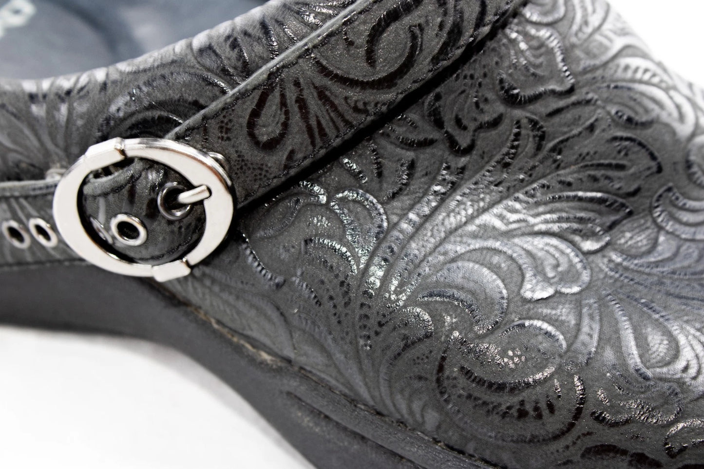 Dansko XP 2.0 Black Tooled Leather Clogs EU 38 US Women’s 7.5 Comfort Shoes