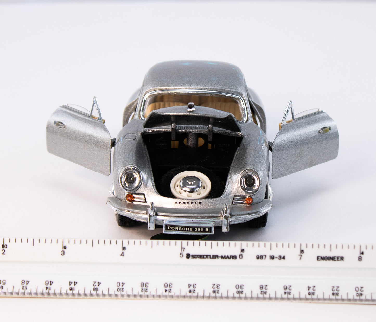 Porsche 356 B Coupe Die-Cast Model Car – 1:24 Scale, Silver