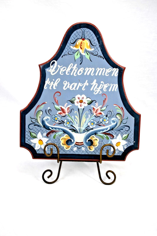 Norwegian Rosemaling Welcome Plaque – “Velkommen til Vårt Hjem” by Hella Pope –