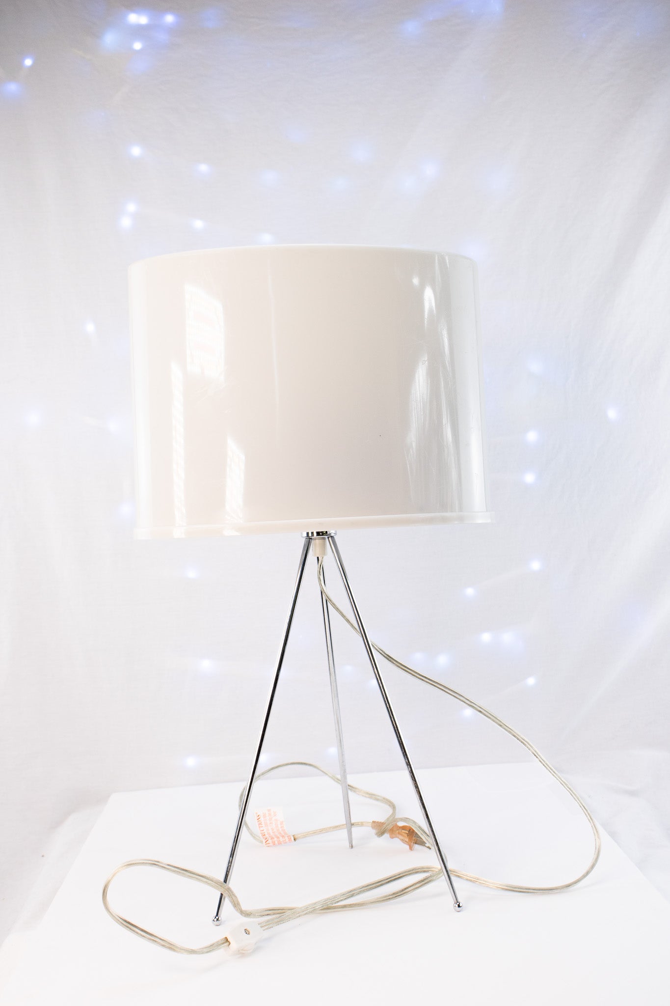 Modern Tripod Table Lamp with White Drum Shade – Chrome Accent Lighting