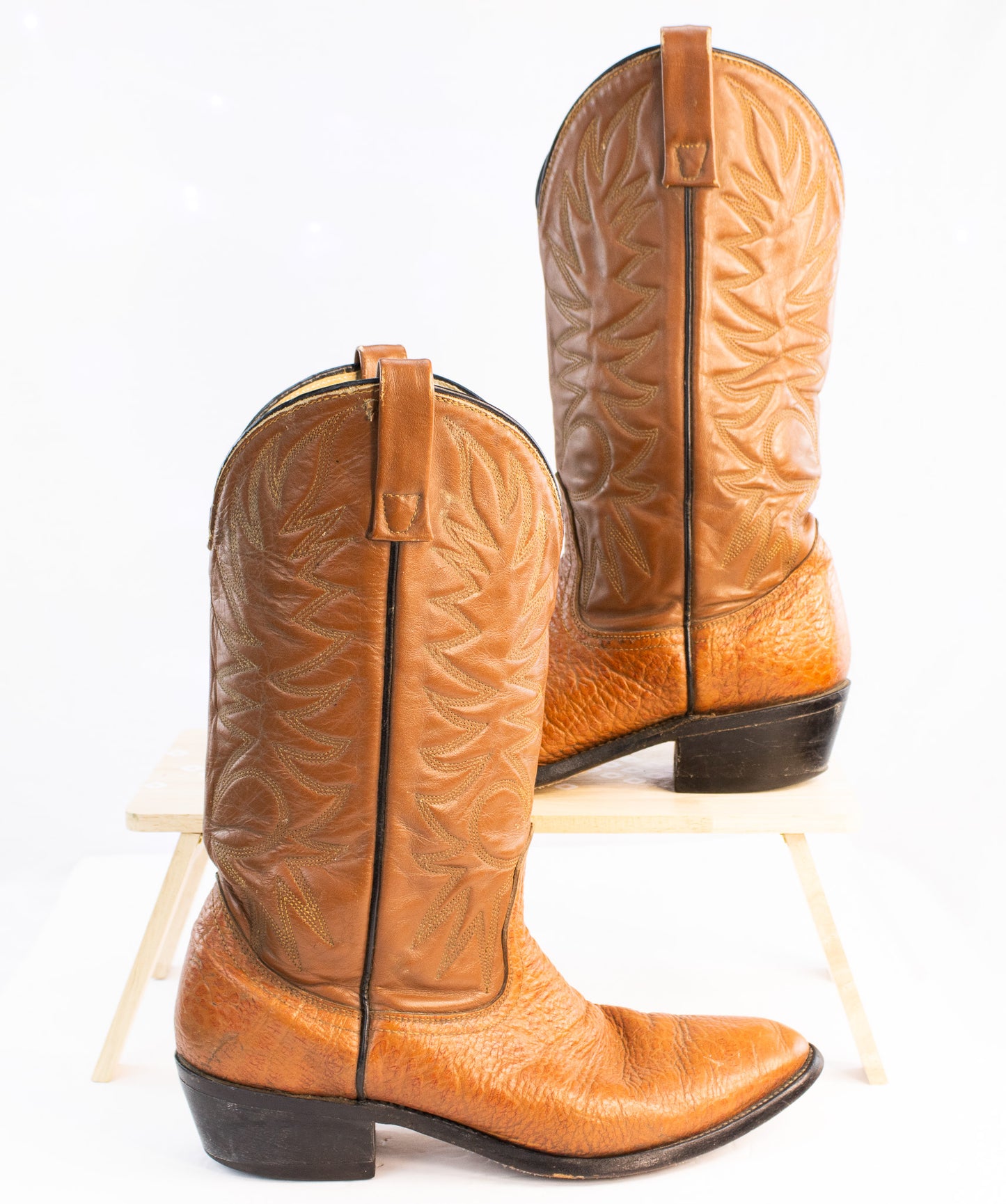 Vintage Men’s Cowboy Boots Size 9 D | Pebbled Leather Western Boots | Classic Ranch Style